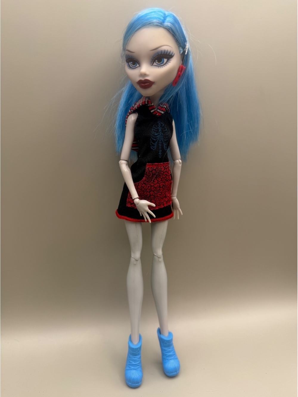 Monster High Scaris City of Frights Ghoulia Yelps Fashion Doll